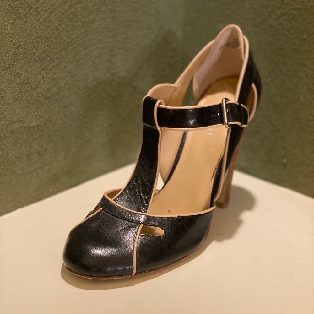 Nine West Black and Tan Heels